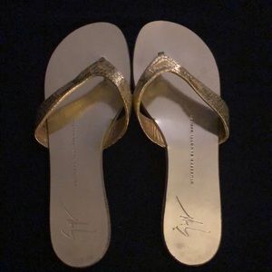 Size 39 Flip flop